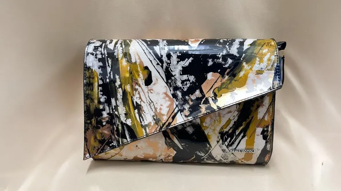 Fotografía de unos aros de diseño.